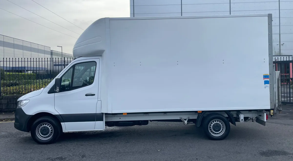 2022 Sprinter 315 Luton Box Body and Tail Lift - Image 4