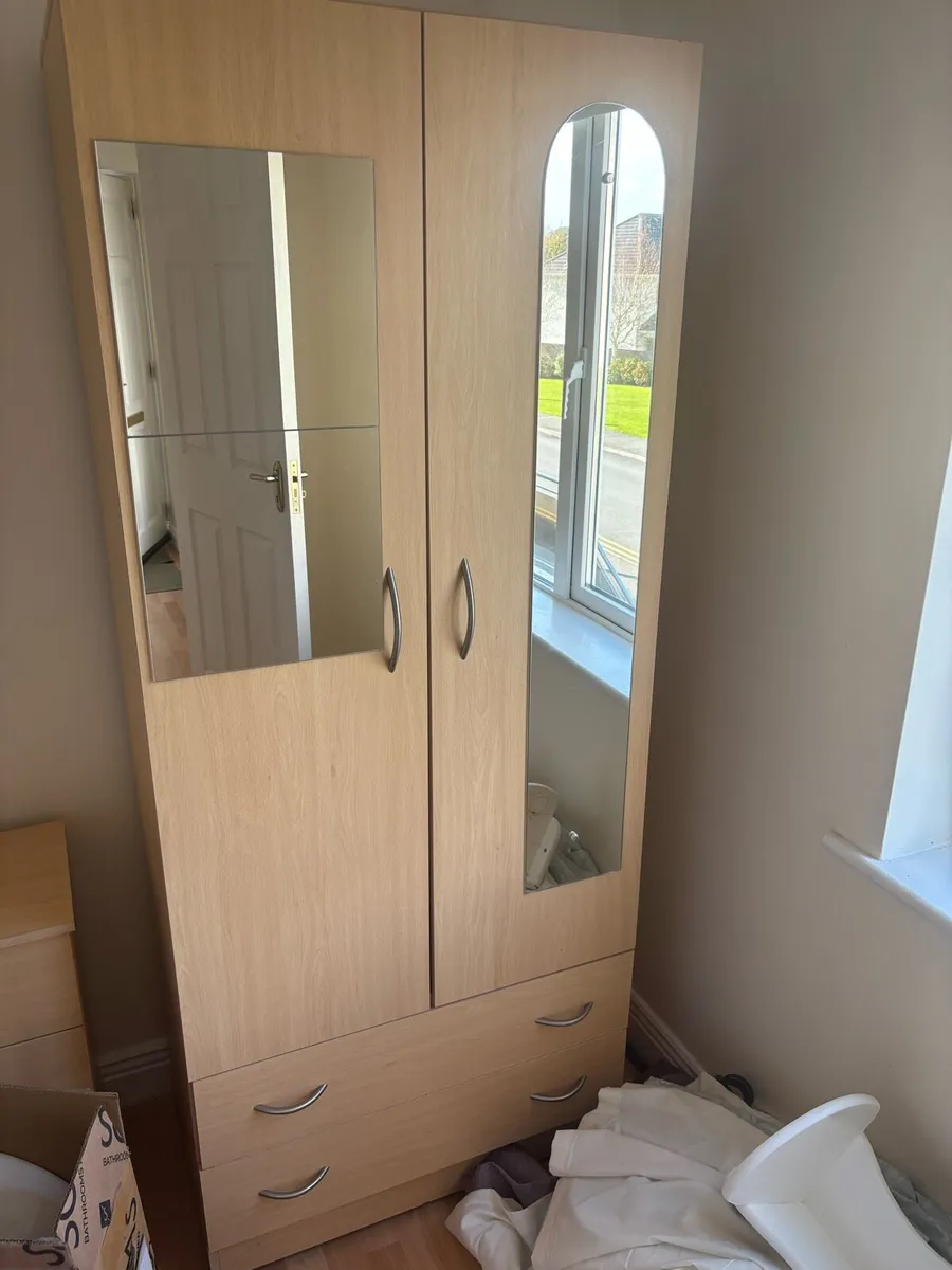 Bedroom set - Image 4