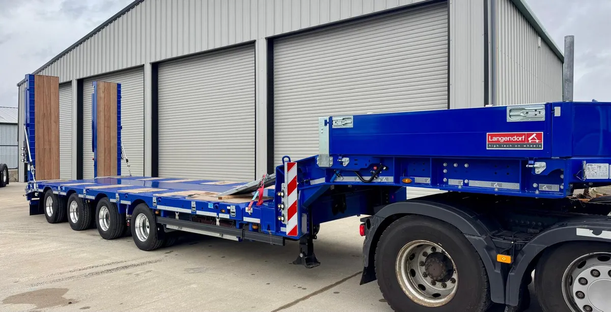 Langendorf power steered lowloader - Image 4