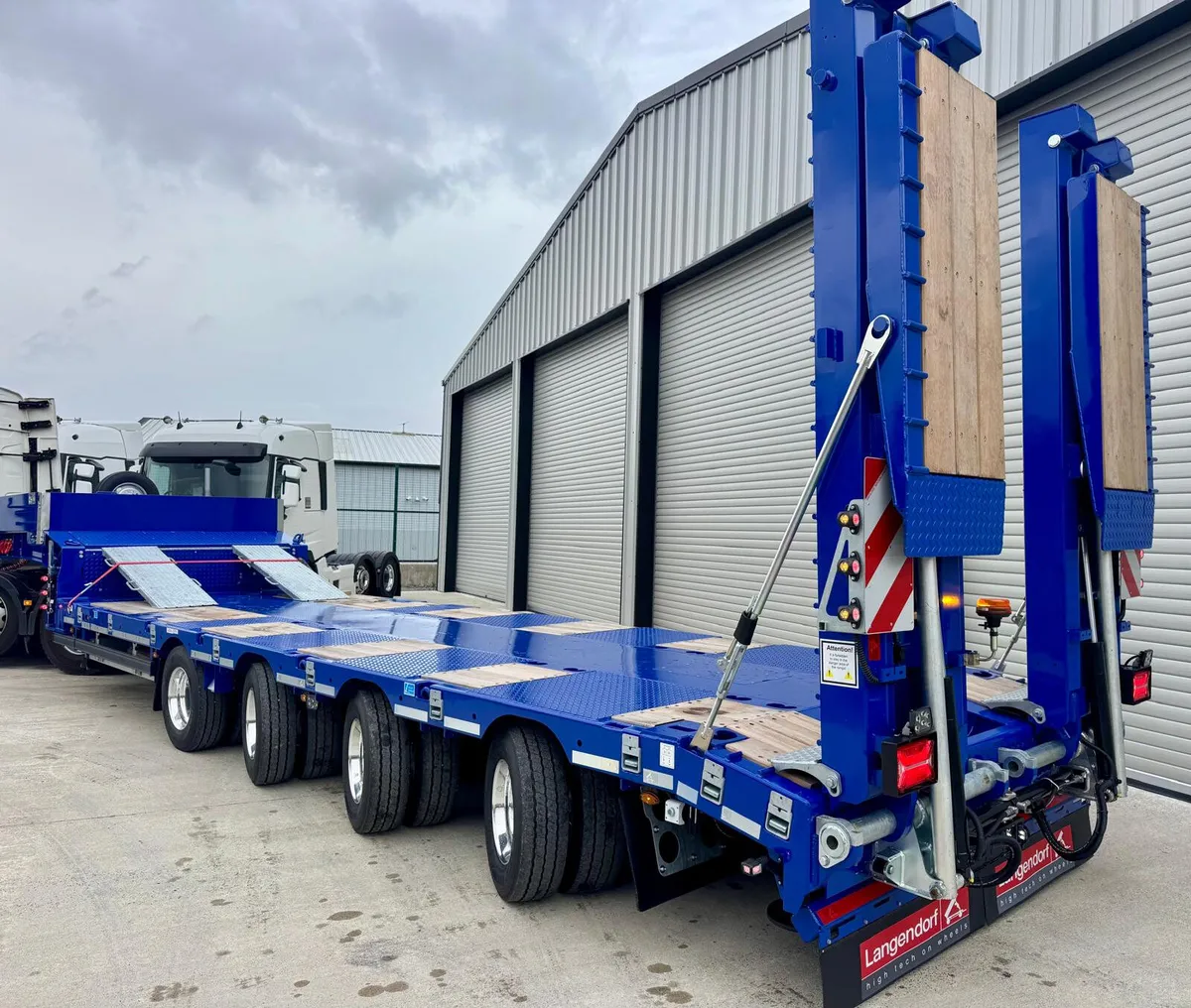 Langendorf power steered lowloader - Image 1