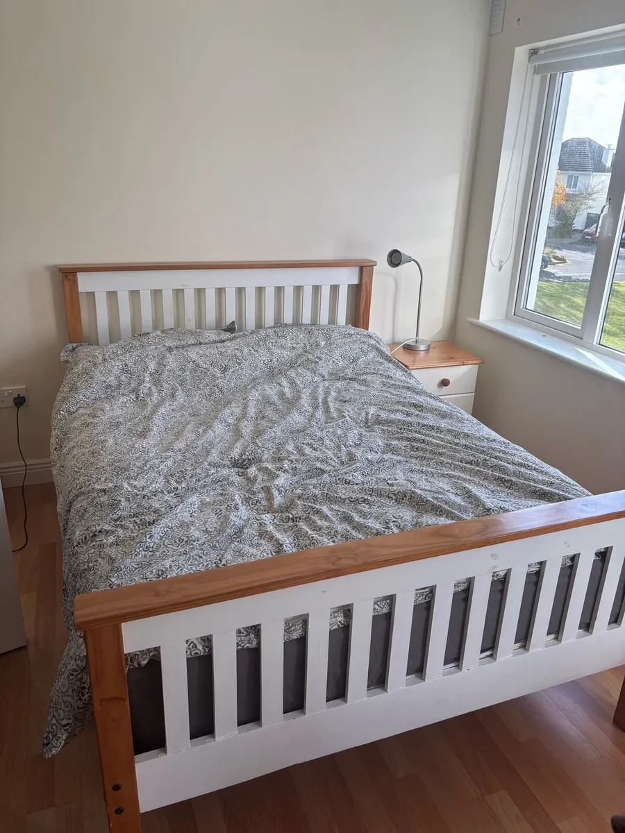 Bedroom furniture - Image 1