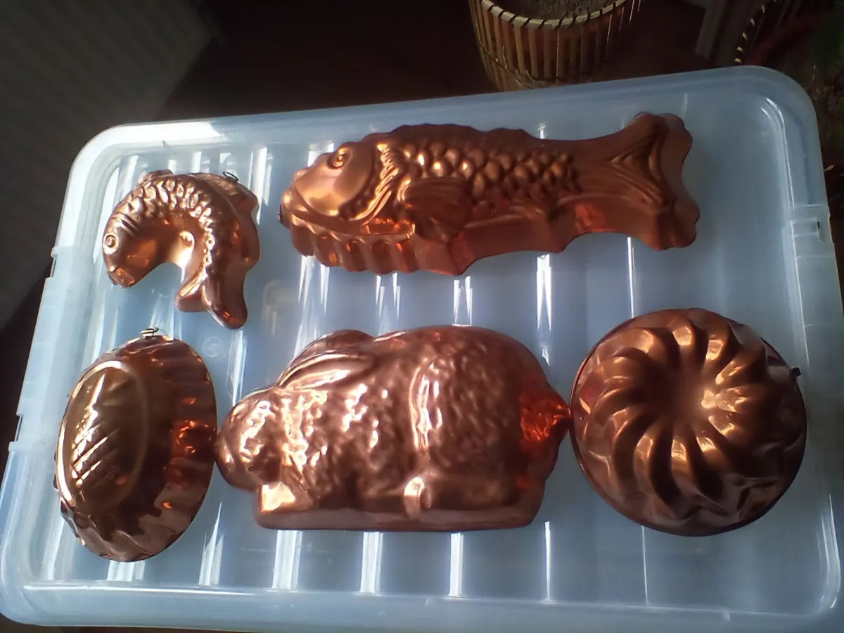 Brass jelly moulds - Image 1