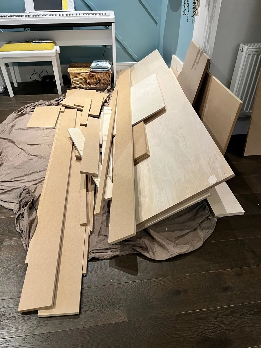 Wood offcuts mdf, pky and some white laminate - Image 4