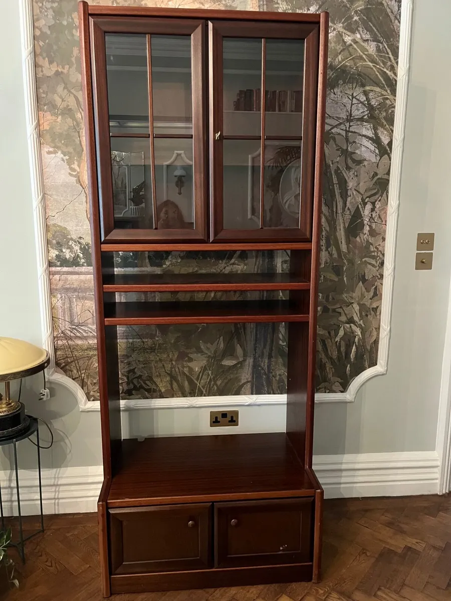 Bookcase / display storage - Image 1