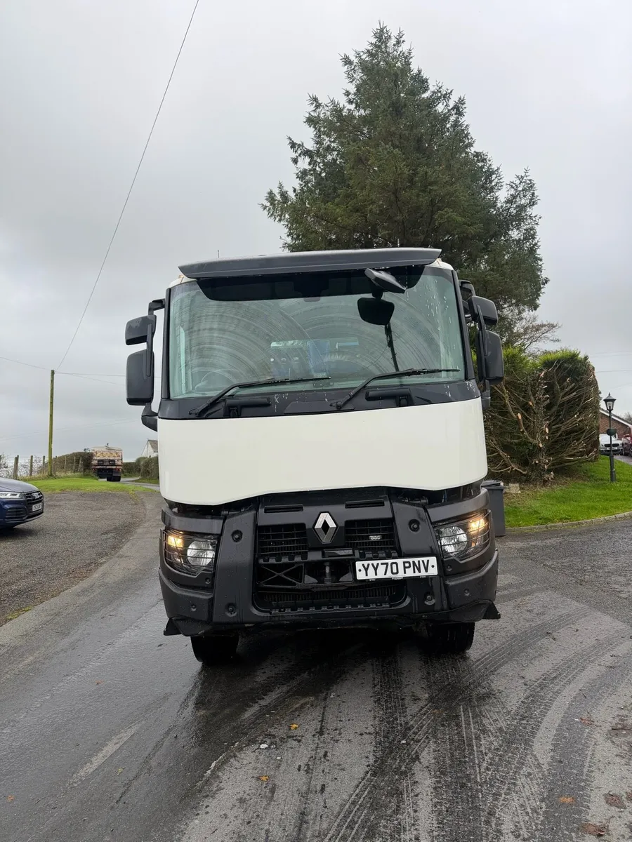 2020 Renualt Tipper - Image 2