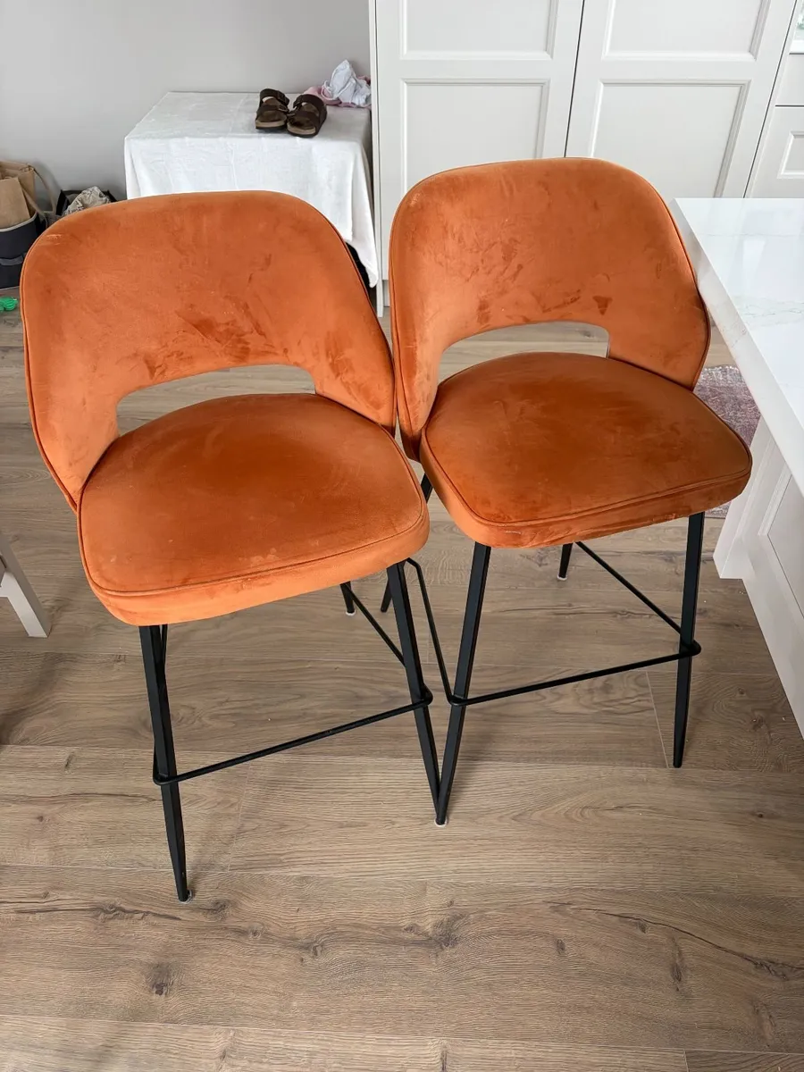 2 x Kitchen / Breakfast Bar Stools - Image 1