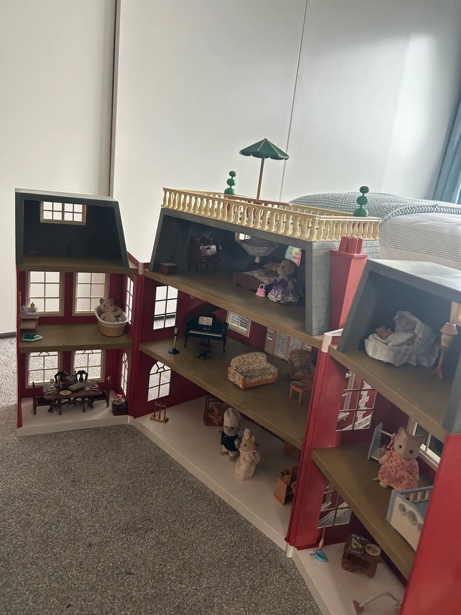 Sylvanian Families Grand Hotel Doll House + extras - Image 2