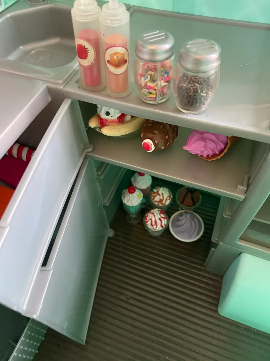Our Generation ice cream van - Image 2