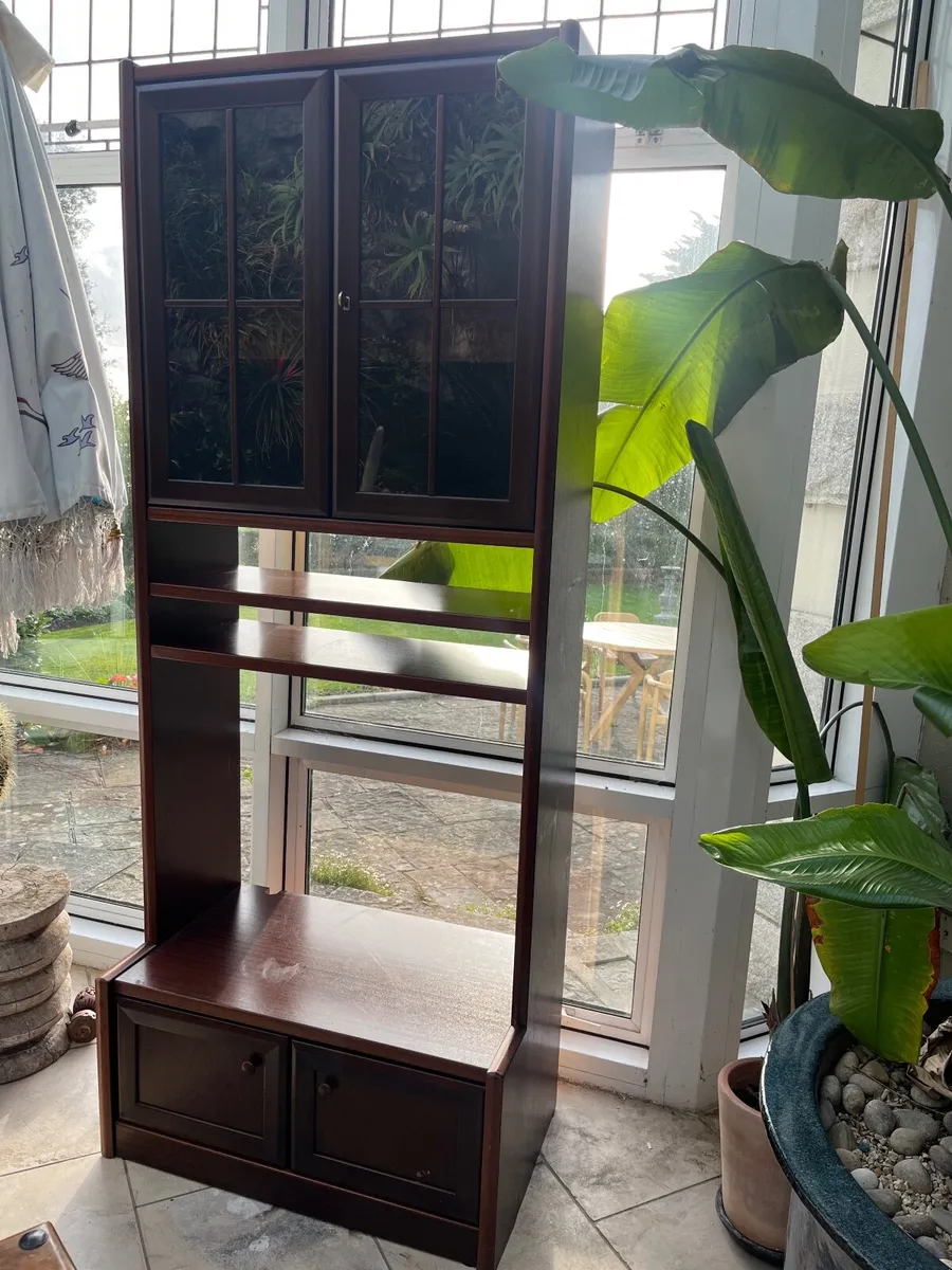 Bookcase / display storage - Image 4