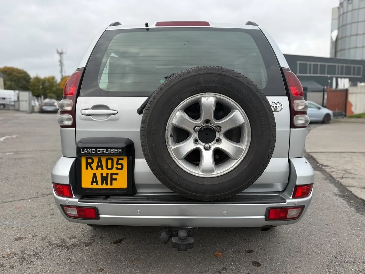 2005 Toyota Landcruiser LC5 3.0 Auto 7 seater - Image 4