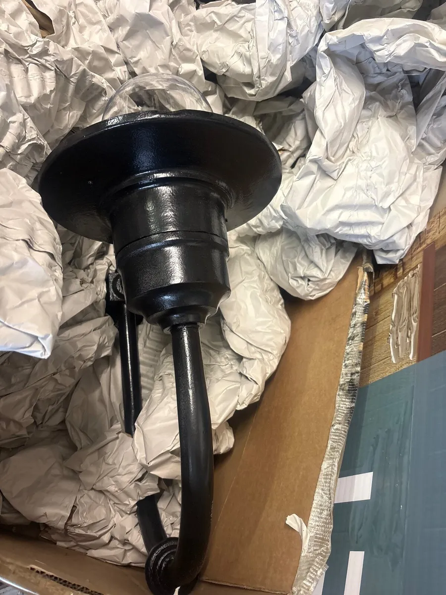 2 Commercial outdoor lights - Image 3