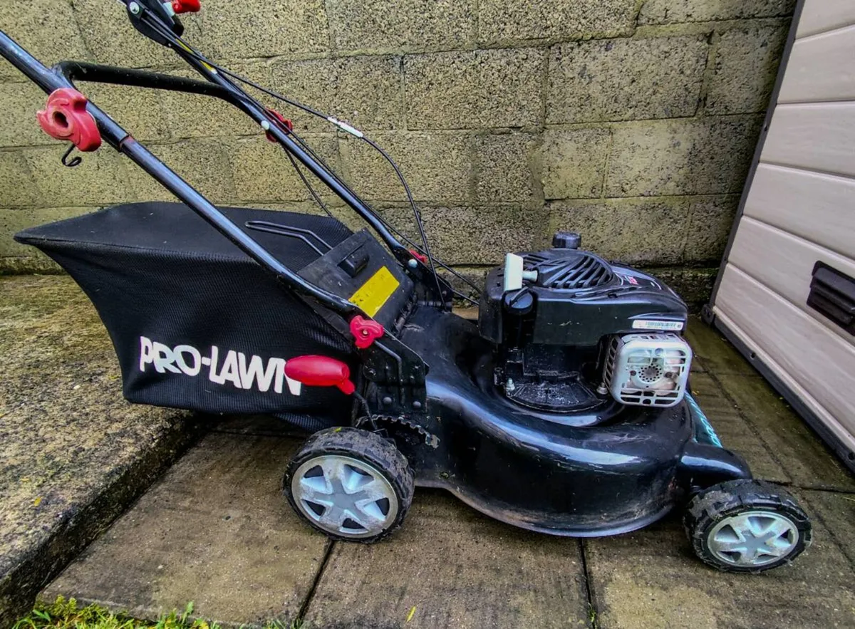 Pro-Lawn Self Propelled Petrol Lawn Mower - Image 1