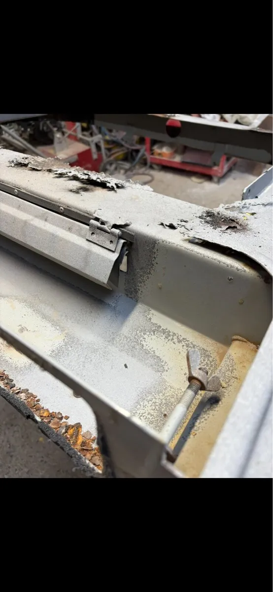 Massey Ferguson 42/43 series roof welding - Image 2