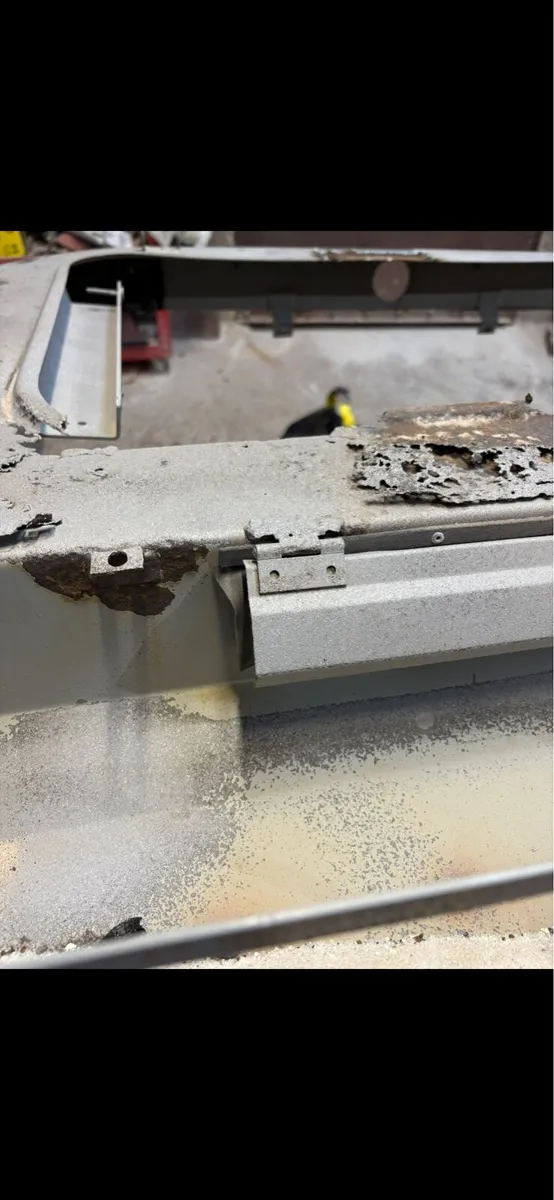 Massey Ferguson 42/43 series roof welding - Image 3