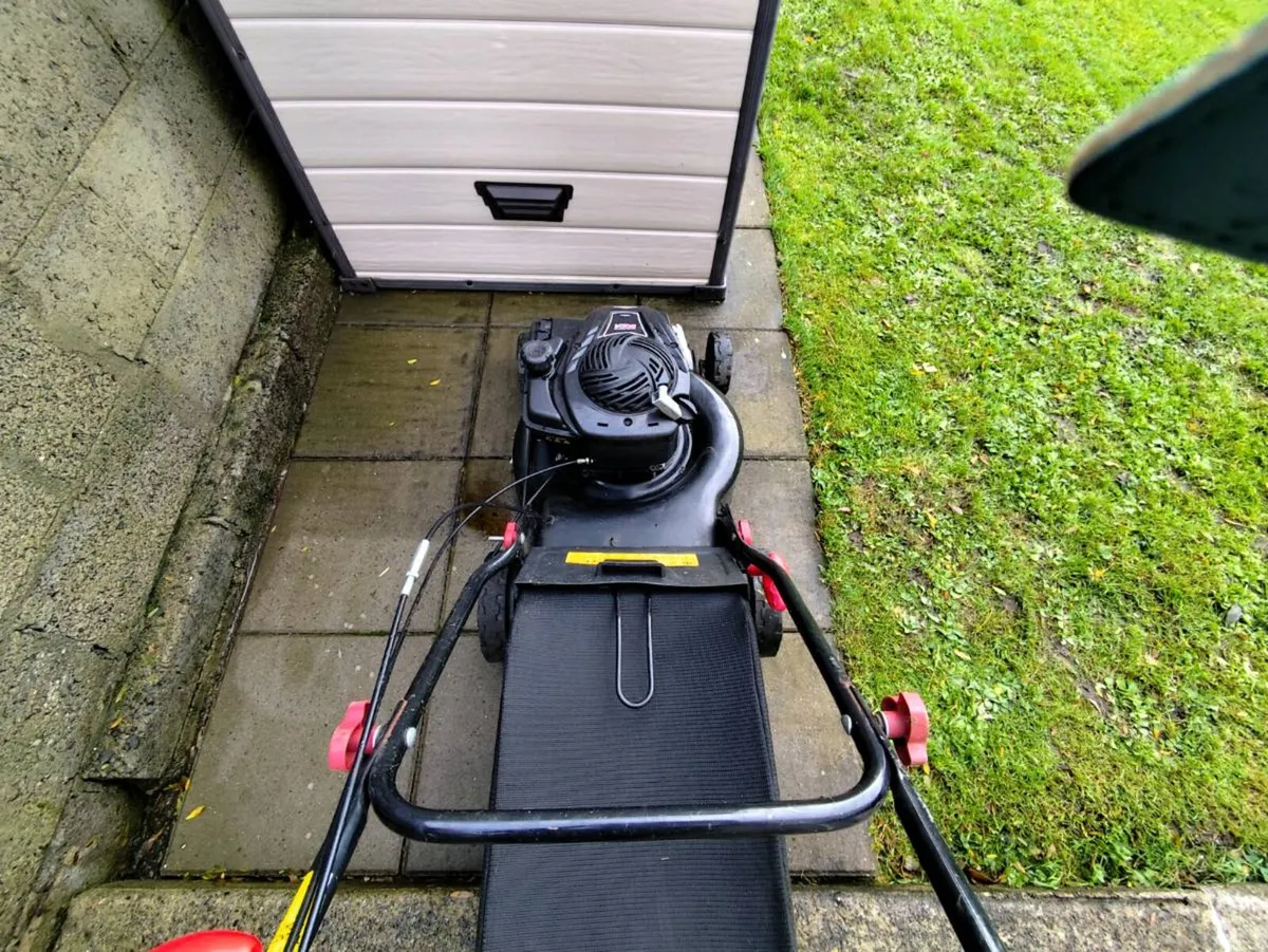Pro-Lawn Self Propelled Petrol Lawn Mower - Image 3