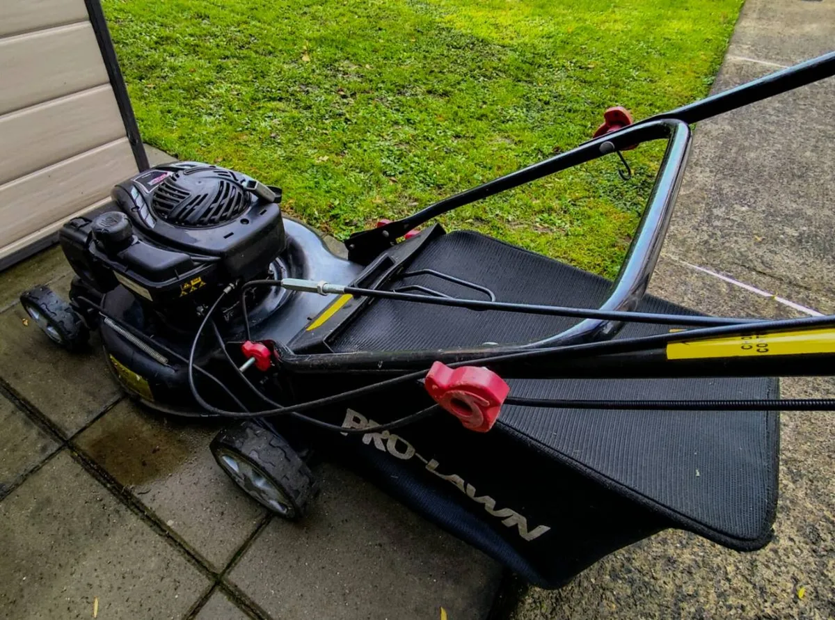 Pro-Lawn Self Propelled Petrol Lawn Mower - Image 4