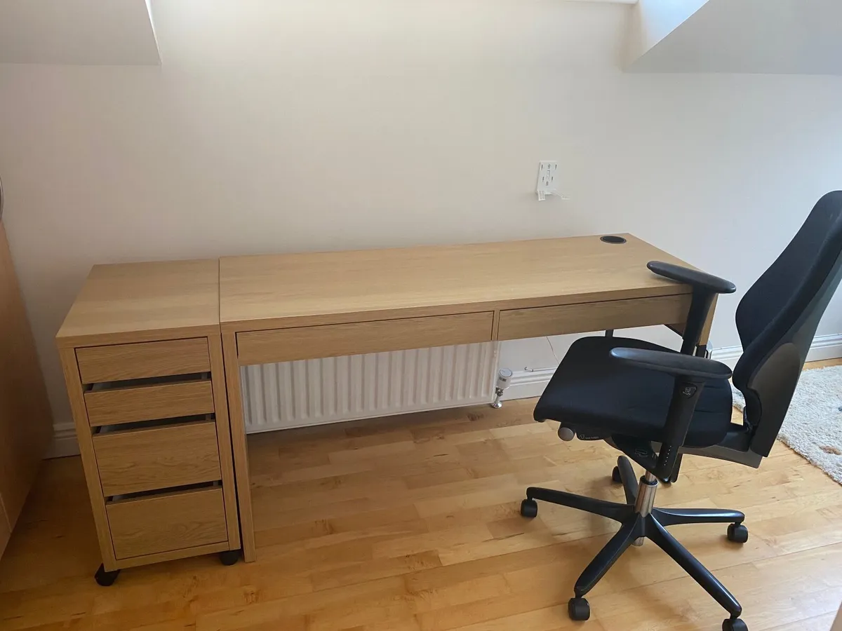 Oak effect desk/drawer unit/chair
