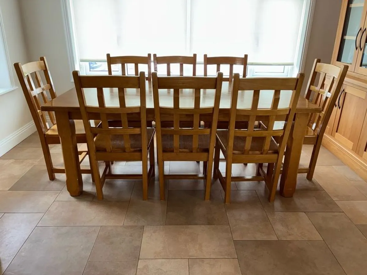 Kitchen table & chairs - Image 1