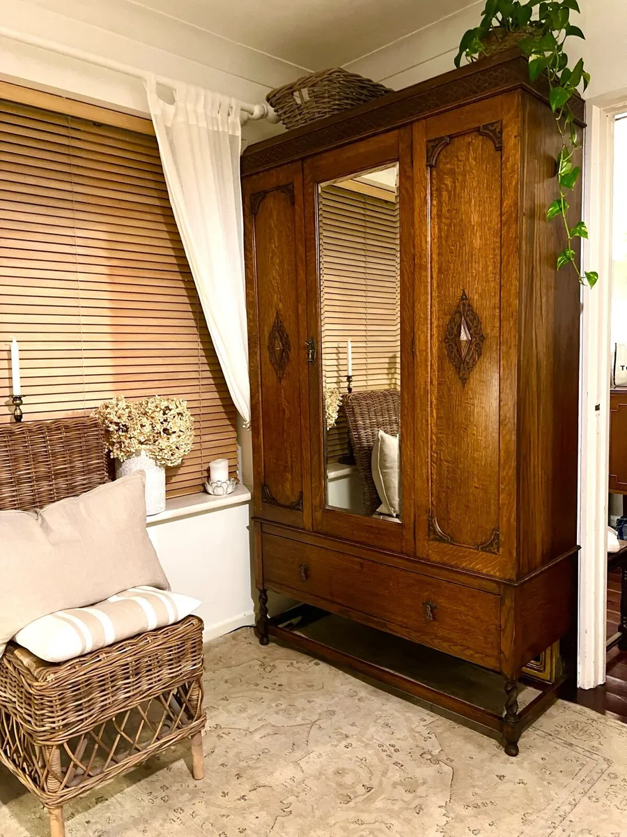 Antique oak wardrobe - Image 2