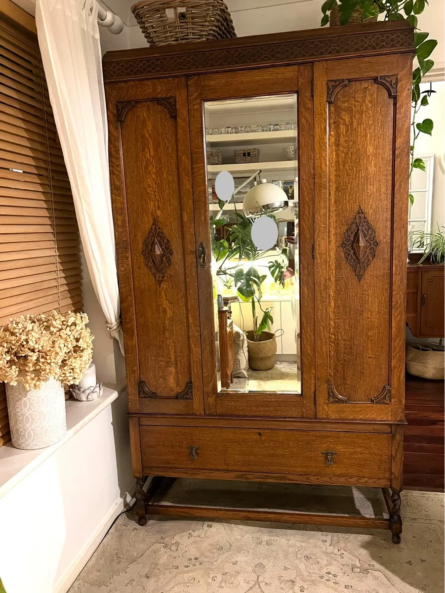Antique oak wardrobe - Image 1
