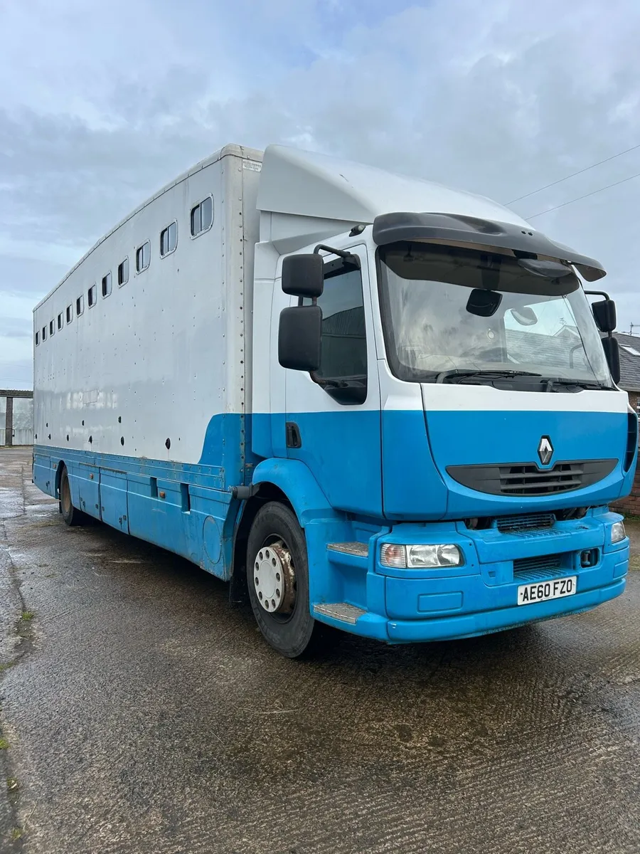 Horse lorry - Image 1