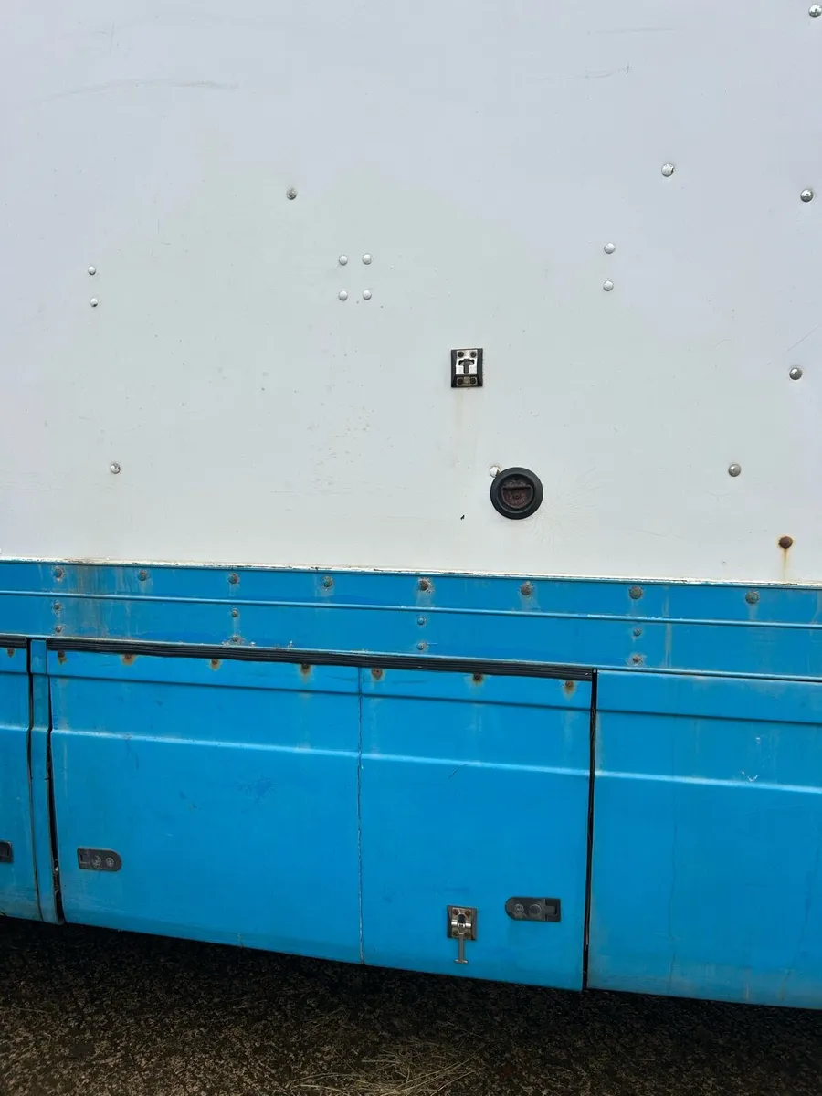 Horse lorry - Image 4