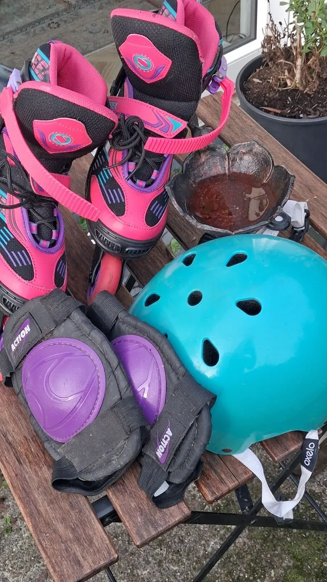 Roller Blades + kid's helmet & knee pads - Image 2