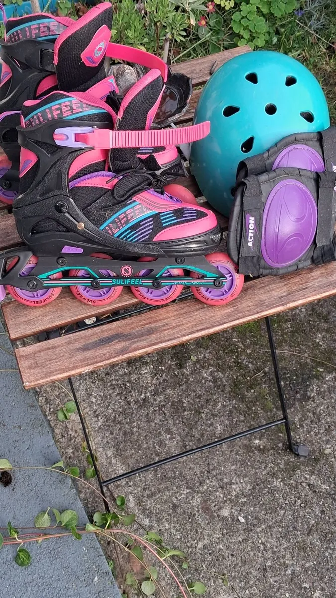 Roller Blades + kid's helmet & knee pads - Image 3