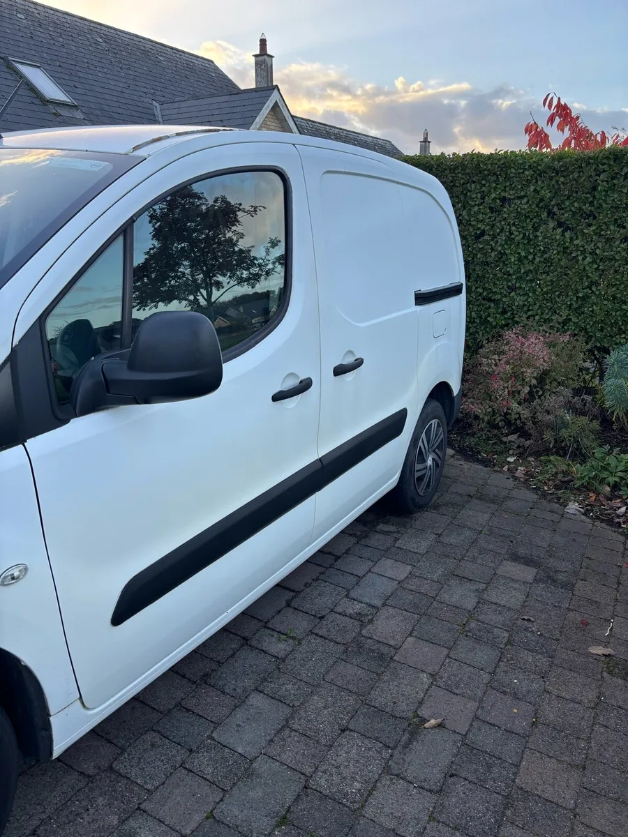 Berlingo L1 625 Enterprise Hdi 75 - Image 3