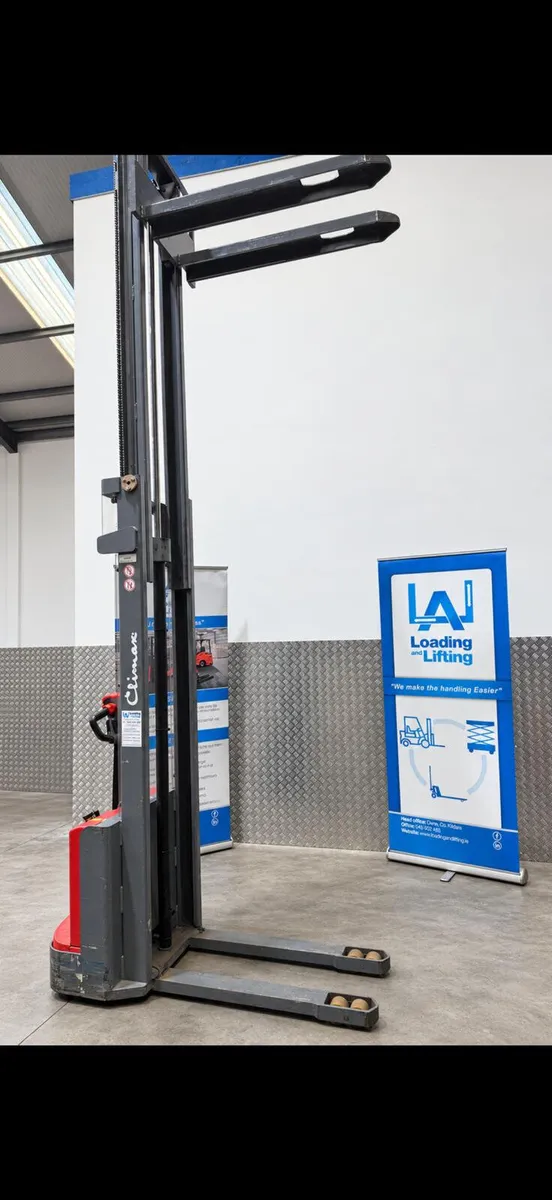 Climax Pallet Stacker - Image 1