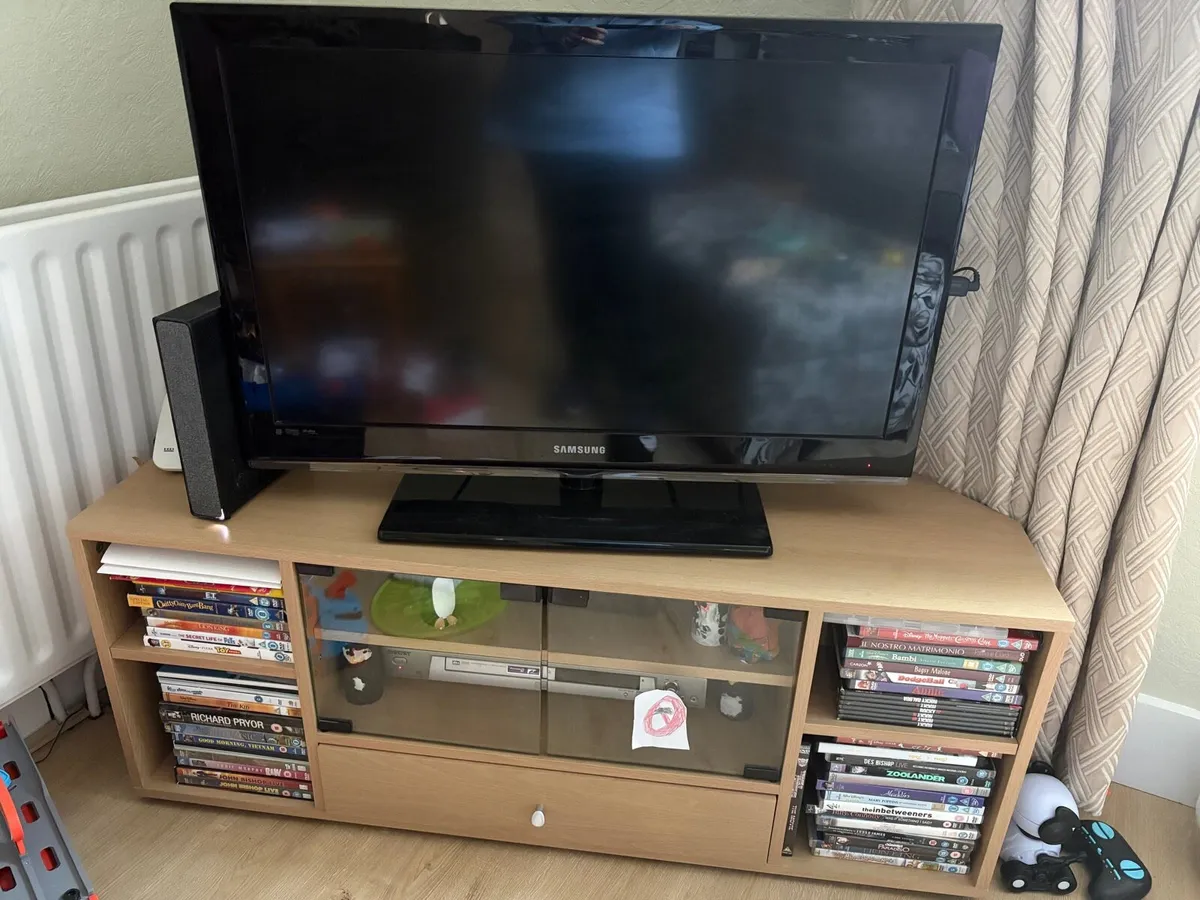 Corner TV unit