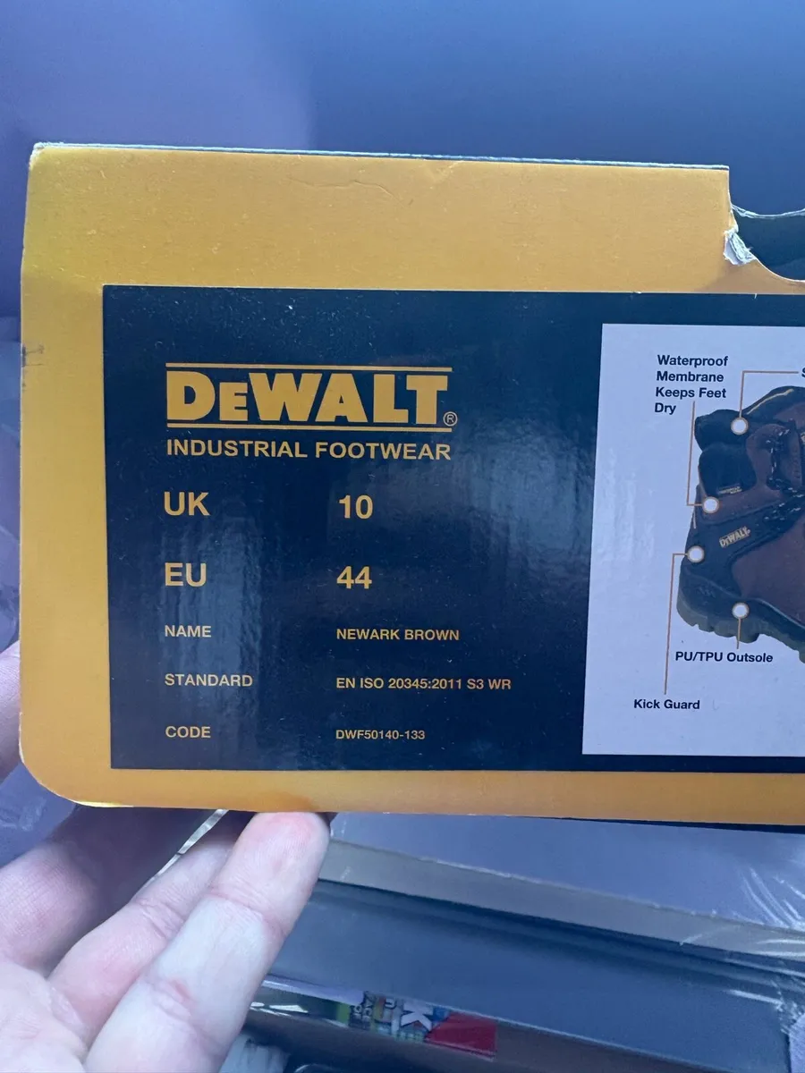 De Walt Safety Boots Size 10 - Image 3