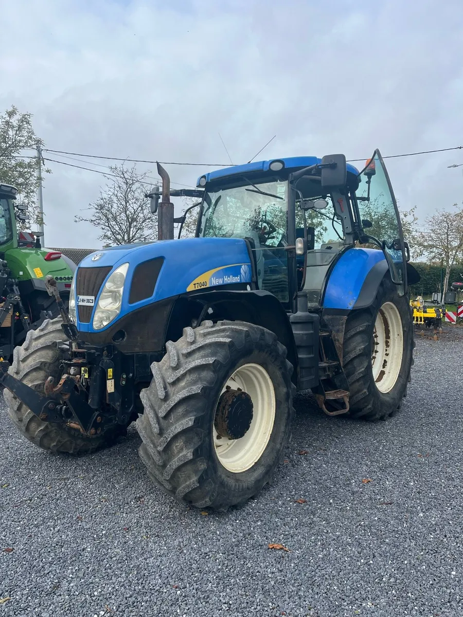 New Holland T7040 - Image 3