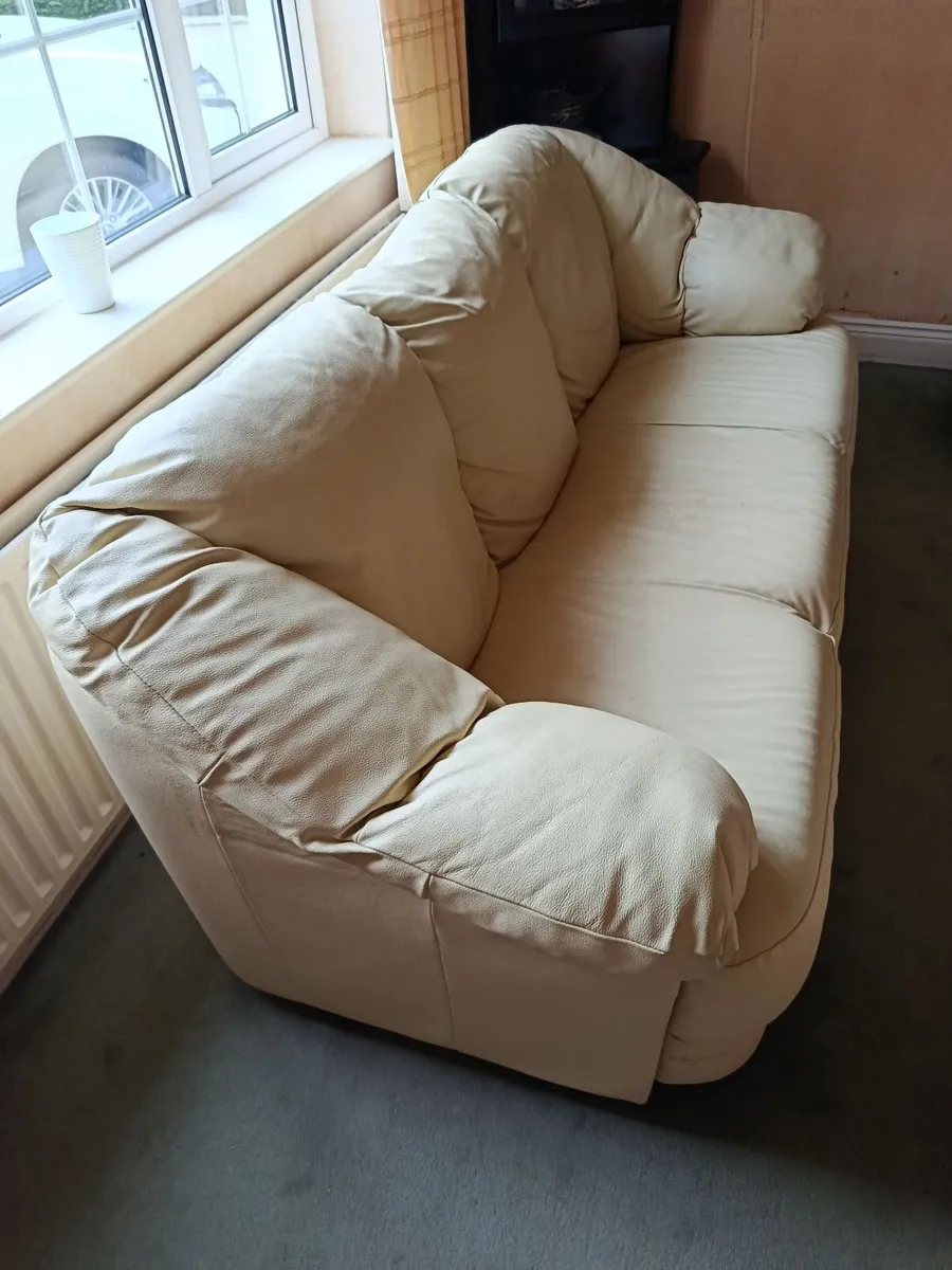 3+2 seater couch - Image 2