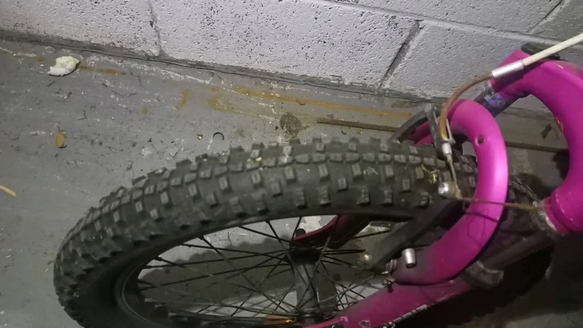 Girls bike - Image 4