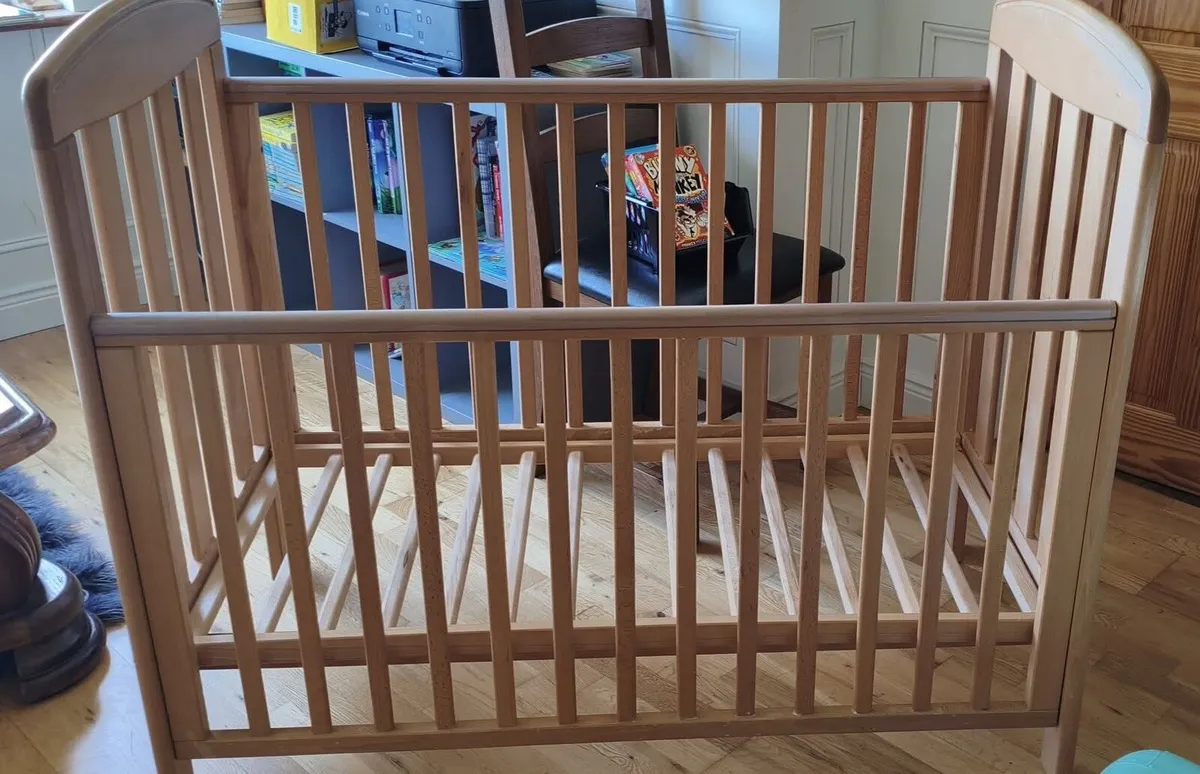 Cot for sale 120*60 cm