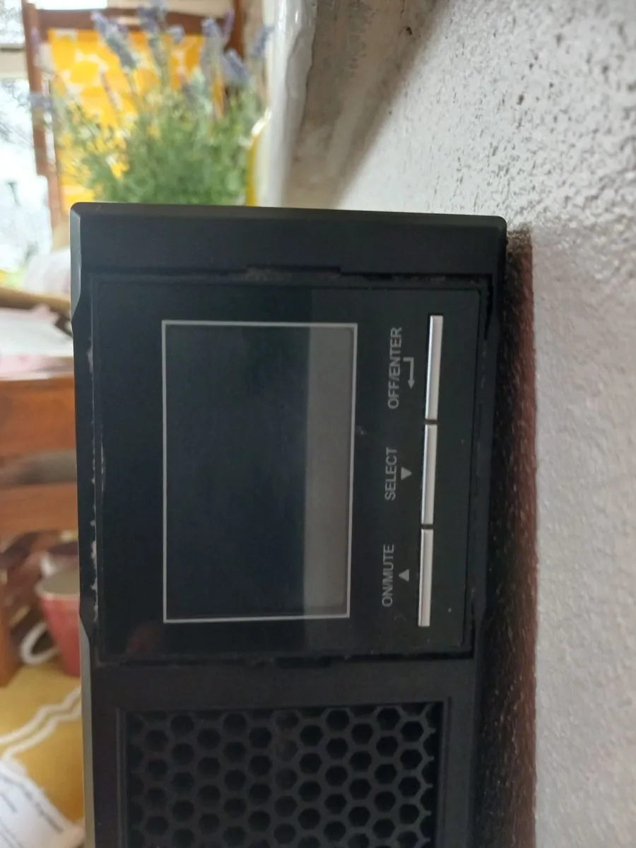 Uninterruptible Power Supply - V7 UPS - Image 4