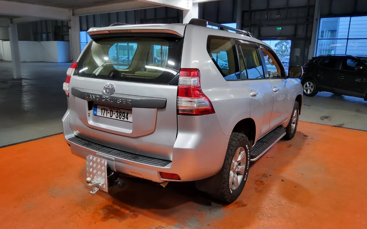 Toyota Land Cruiser 2017 - Image 3