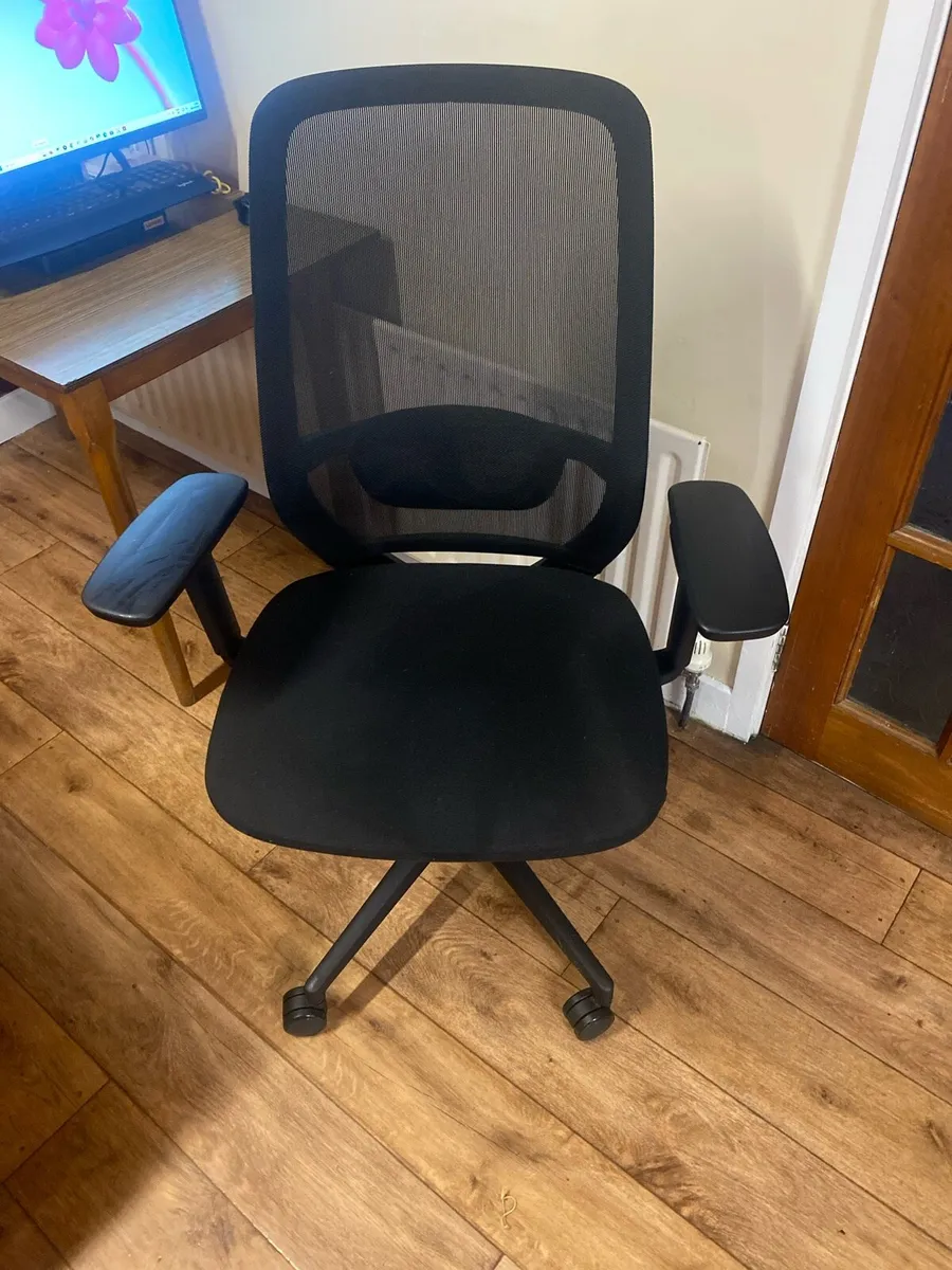 Office Chair - Image 1