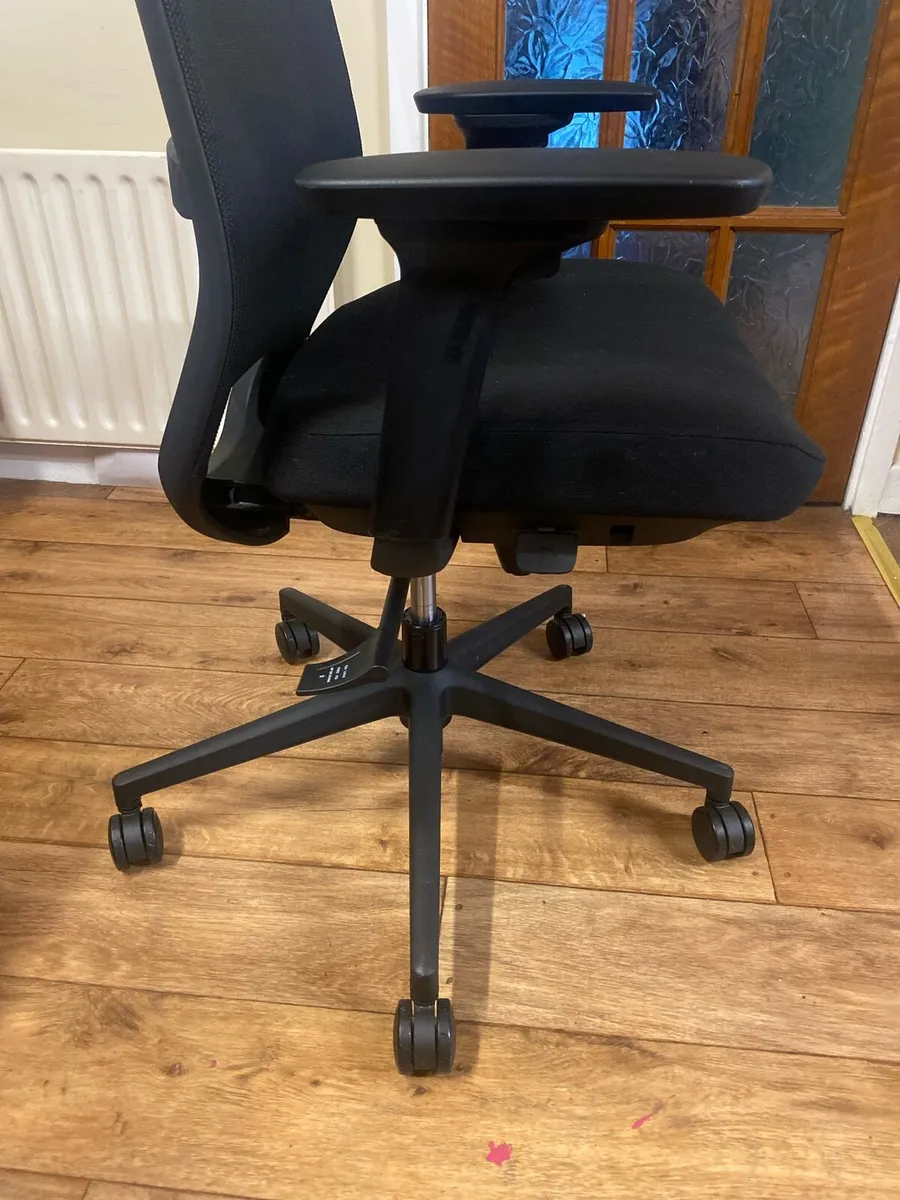 Office Chair - Image 4
