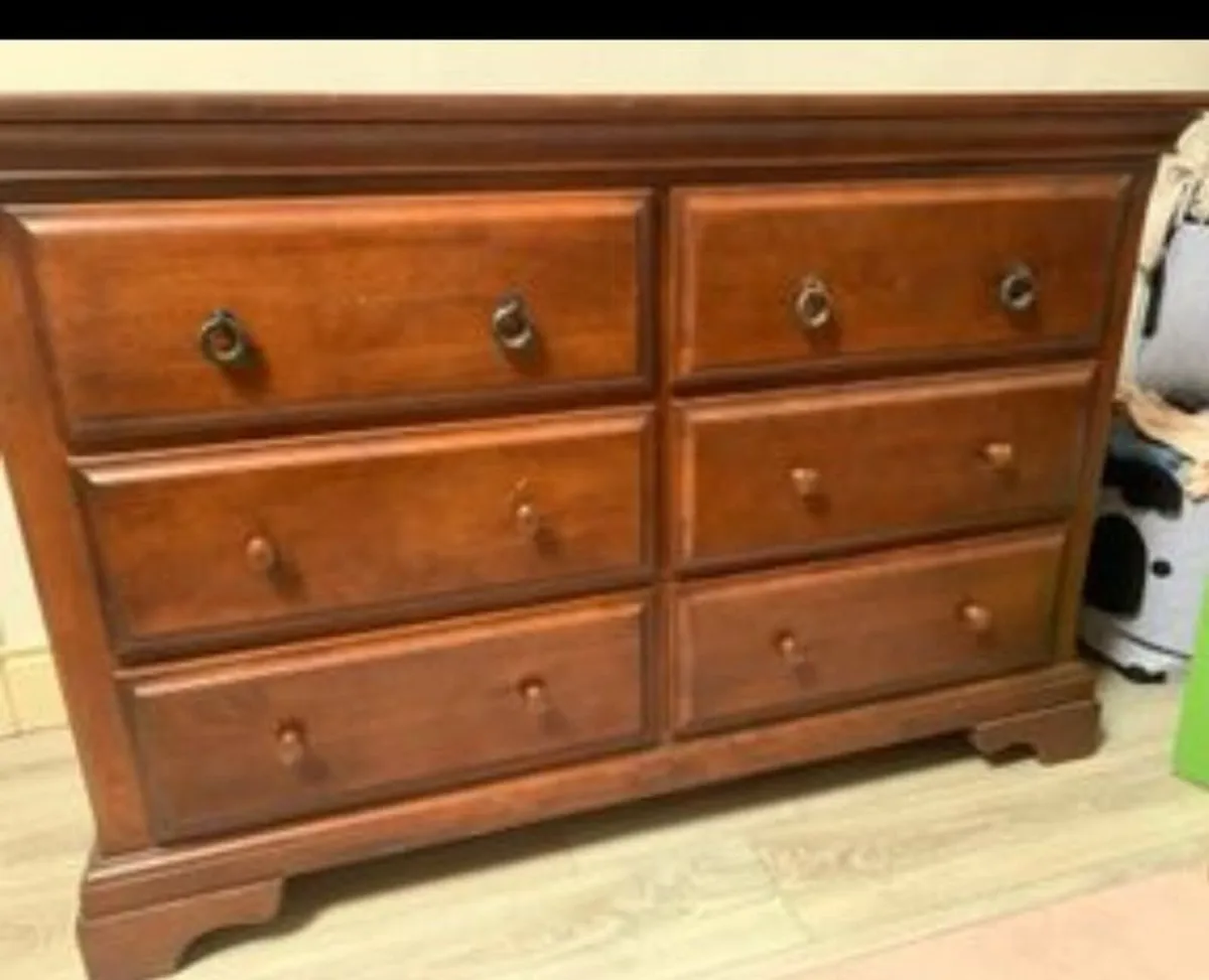 Wardrobe and matching 6 drawer dresser - Image 1