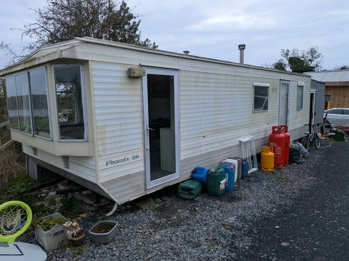 28 ft by 10ft off grid mobile home - Image 1