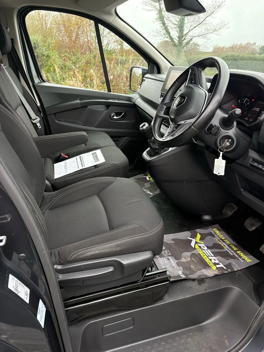 Renault Trafic S128 Sport Blue DCI - Image 4