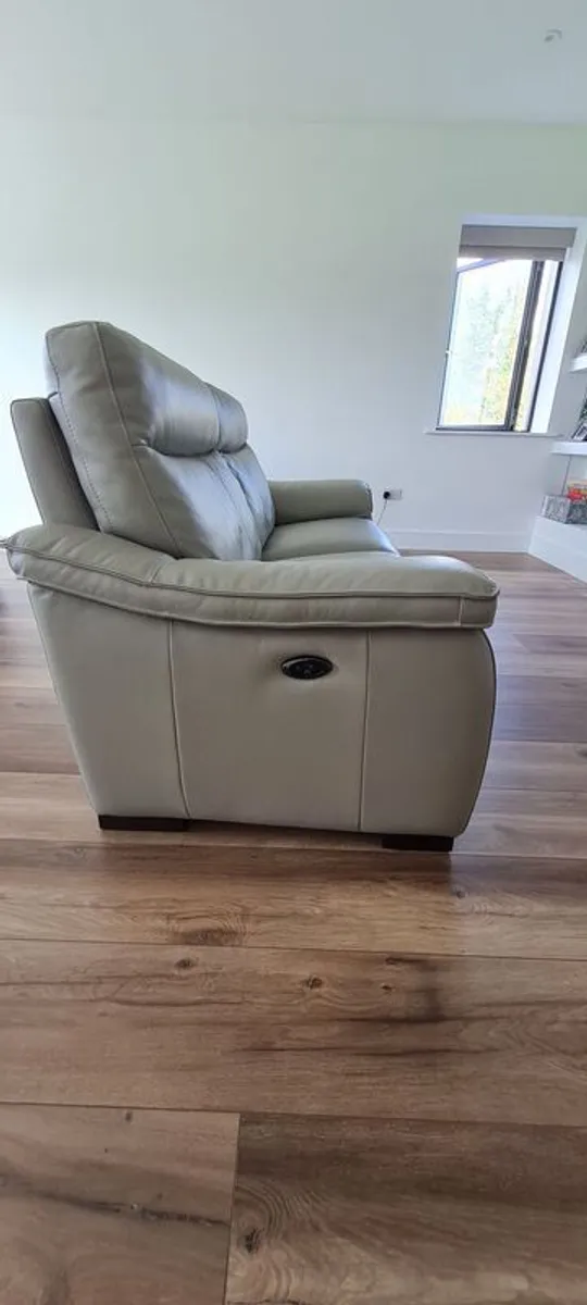 3.5 seater electric leather sofa - Image 3