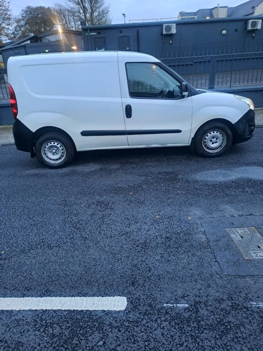 Van - Image 2
