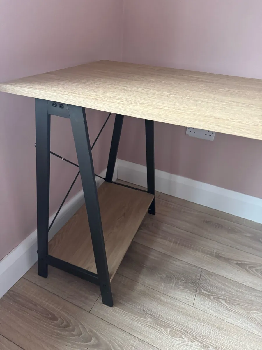 Office desk - Image 3