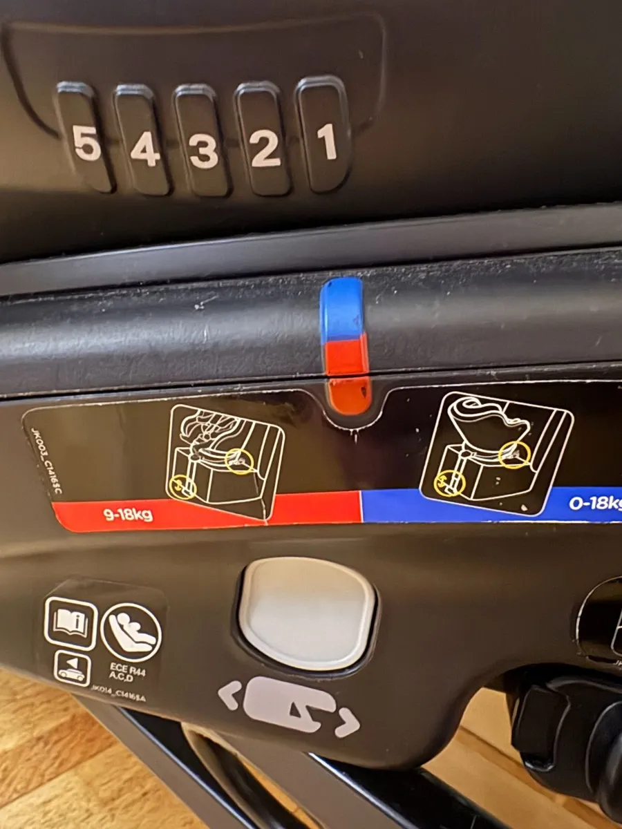 Baby car seat - Image 3