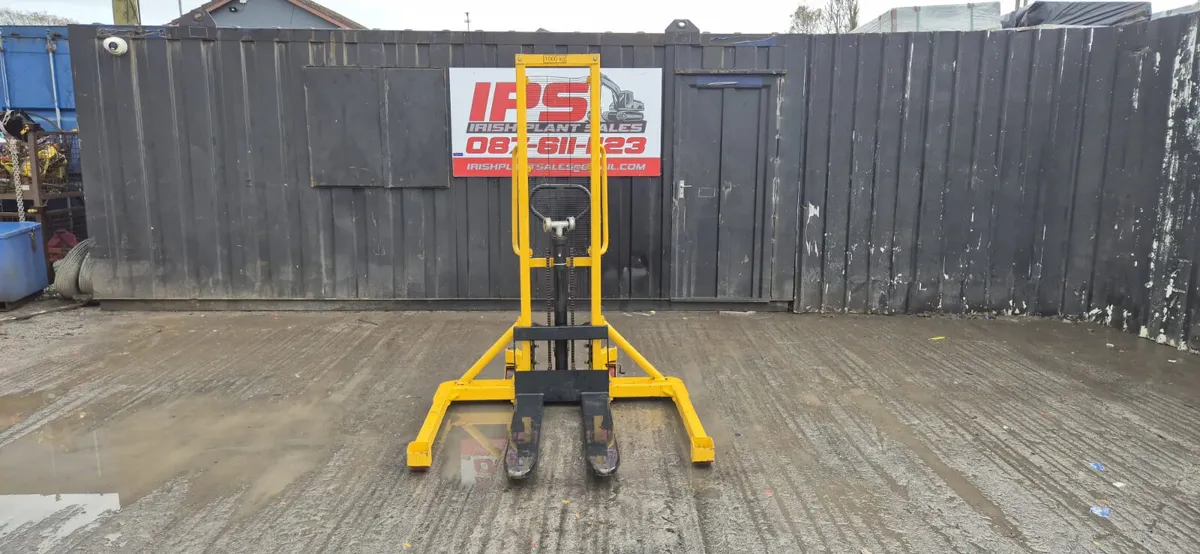 New High Lift Pallet Stacker 1000 Kg - Image 1