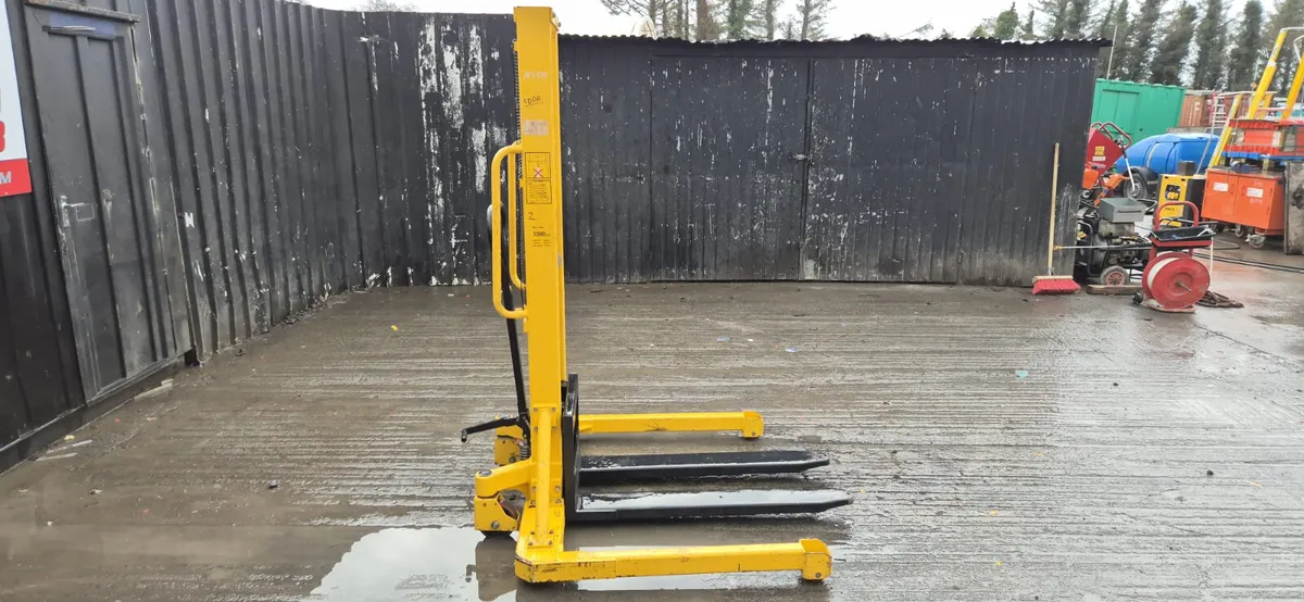 New High Lift Pallet Stacker 1000 Kg - Image 4