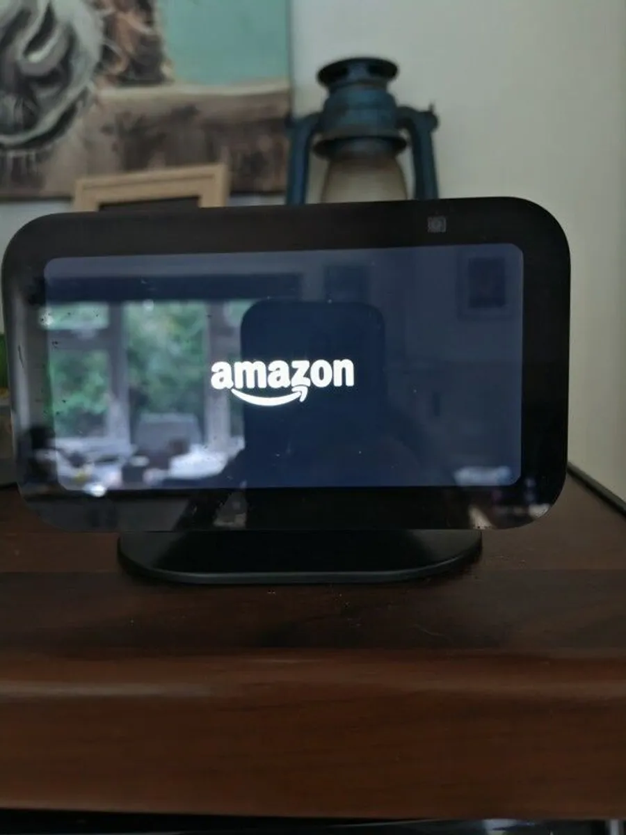 Amazon Echo show 5 newest gen with stand - Image 2
